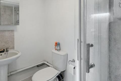 Basement Flat, 16 South Ealing Road, London, W5 4QA