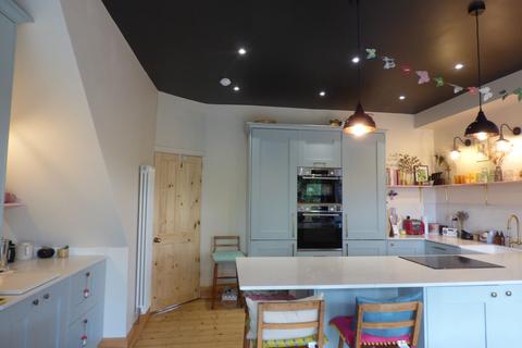 3 bedroom semi-detached house to rent, Carlton Avenue, Stockport, SK6