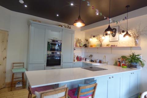 3 bedroom semi-detached house to rent, Carlton Avenue, Stockport, SK6