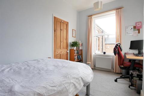 2 bedroom terraced house to rent, Windsor Street, South Bank