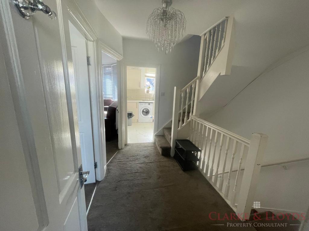 Beautiful 4 bed terraced house for sale in IG3