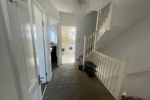 4 bedroom end of terrace house for sale, Ilford IG3