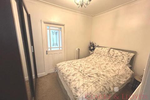 4 bedroom end of terrace house for sale, Ilford IG3