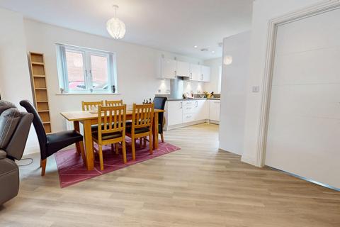 2 Buildwas Close, Daventry, NN11 2PF