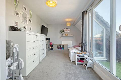 35 Calvert Drive, Basildon, SS13 1TB