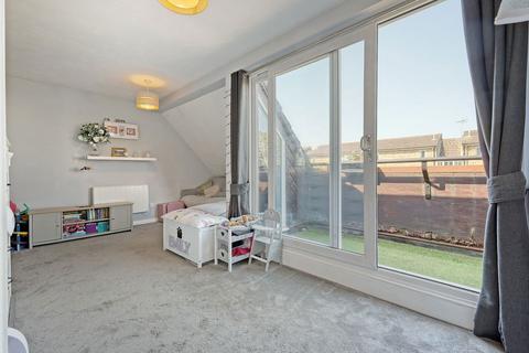 35 Calvert Drive, Basildon, SS13 1TB