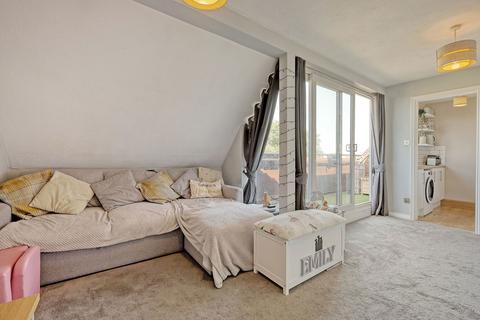 35 Calvert Drive, Basildon, SS13 1TB