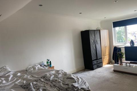undefined, Stradbroke Grove, IG5