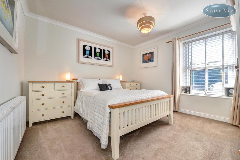 Carr rd - bedroom 1 8876.jpg