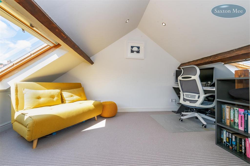 Carr rd - bedroom 2 8839.jpg