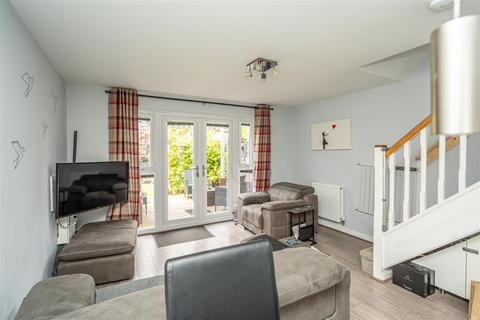 15 Thruxton Avenue, Wolverhampton, WV10 6GJ