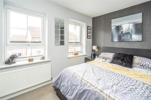 15 Thruxton Avenue, Wolverhampton, WV10 6GJ