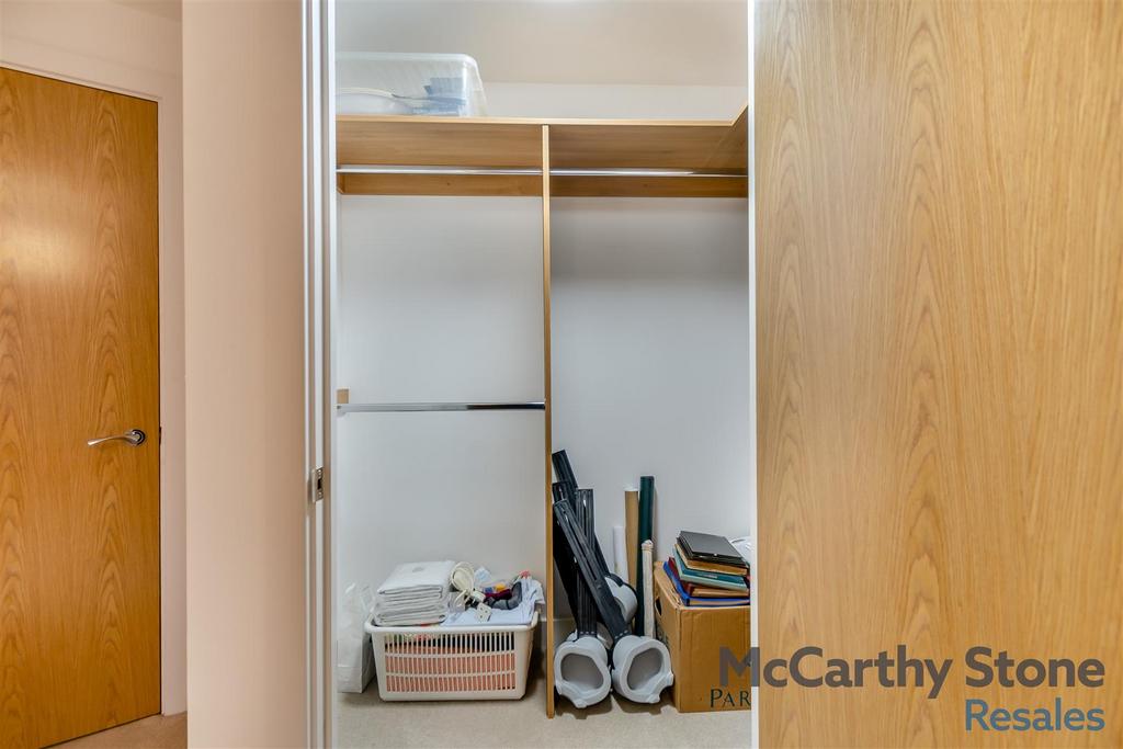 8669159-interior16.jpg