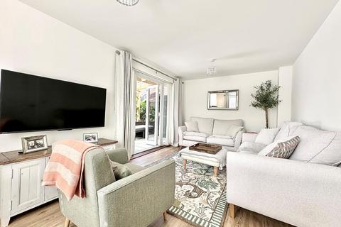 211 Damselfly Road, Northampton, NN4 9EY