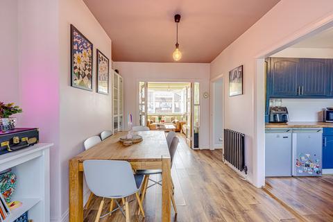 3 bedroom semi-detached house for sale, Thornford Gardens, Southend-on-sea, SS2