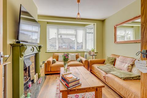 3 bedroom semi-detached house for sale, Thornford Gardens, Southend-on-sea, SS2