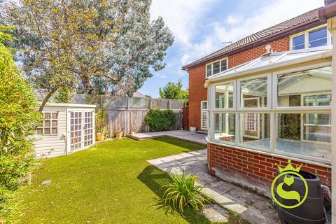 4 bedroom detached house for sale, Pearce Gardens, Poole BH14