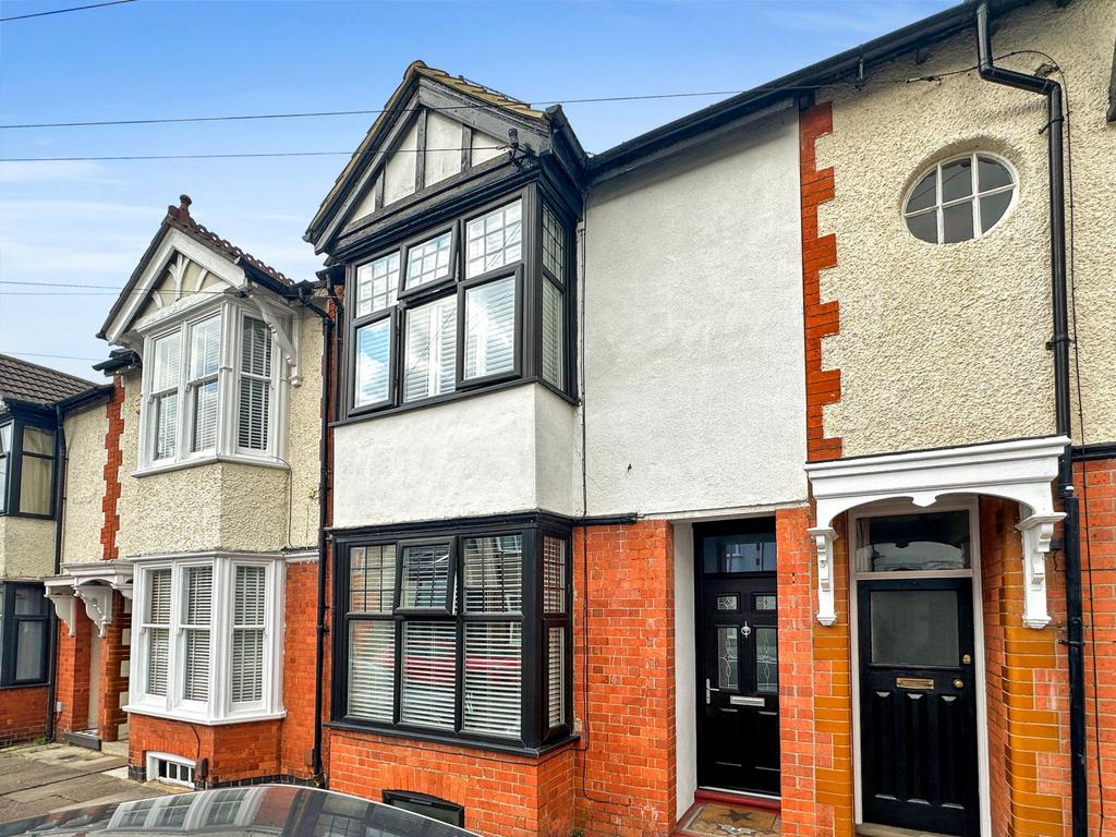 Garrick Road, Northampton NN1 3 bed terraced house - £330,000