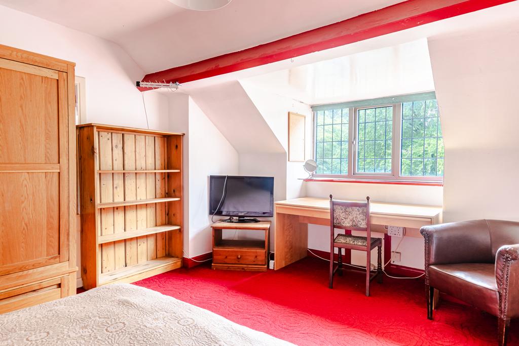 Bedroom4b