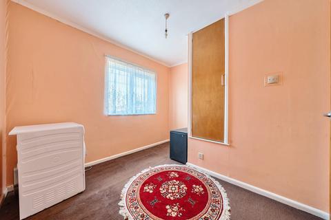 3 bedroom end of terrace house for sale, Burghclere Road, Hampshire PO9
