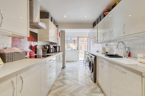 4 bedroom semi-detached house for sale, Seamore Avenue, Benfleet, SS7