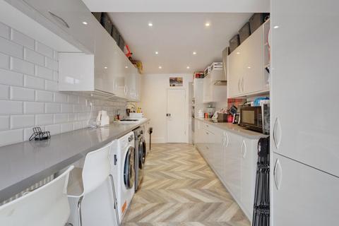 4 bedroom semi-detached house for sale, Seamore Avenue, Benfleet, SS7