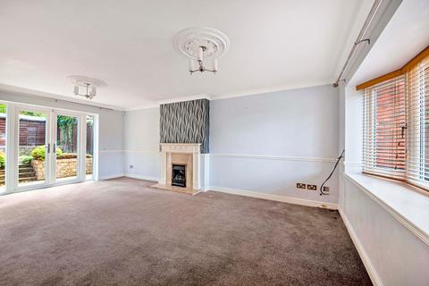 4 Bridgewater Drive, Wombourne, Wolverhampton, WV5 8EN