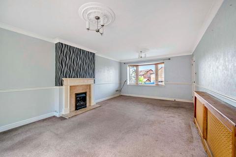 4 Bridgewater Drive, Wombourne, Wolverhampton, WV5 8EN