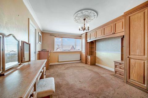 4 Bridgewater Drive, Wombourne, Wolverhampton, WV5 8EN