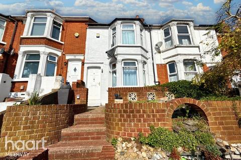 Mount Road, Chatham