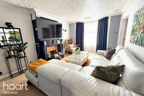 3 bedroom terraced house for sale, Mount Road, Chatham