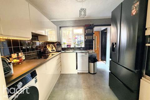 3 bedroom terraced house for sale, Mount Road, Chatham