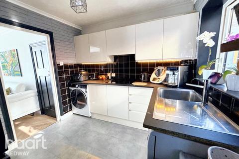 3 bedroom terraced house for sale, Mount Road, Chatham