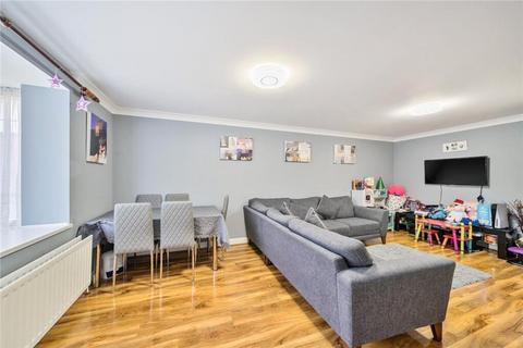 2 bedroom flat for sale, Priory Field Drive, Sandringham Court Priory Field Drive, HA8
