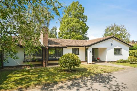 1 Silverthorn Close, Cheltenham, GL53 0JF