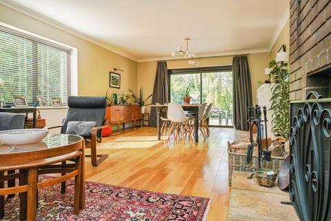 1 Silverthorn Close, Cheltenham, GL53 0JF