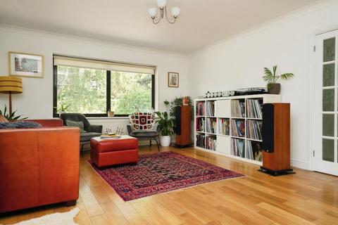 1 Silverthorn Close, Cheltenham, GL53 0JF