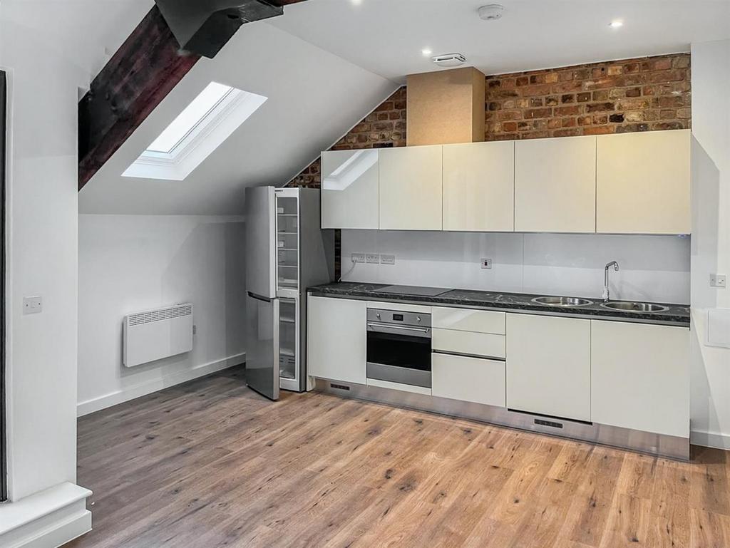 Kitchen (2).jpeg