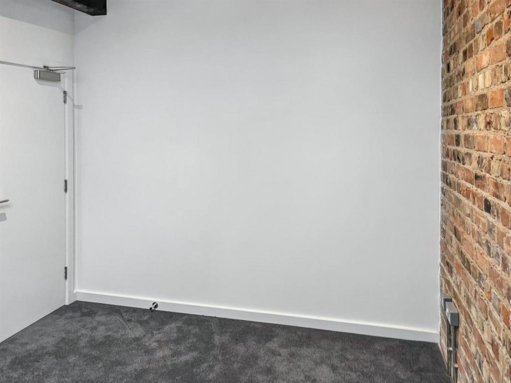 Bedroom 2 (2).jpeg