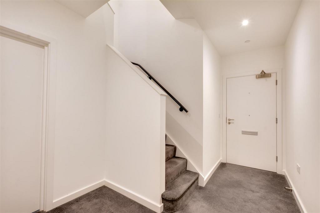 Hallway 2.jpeg