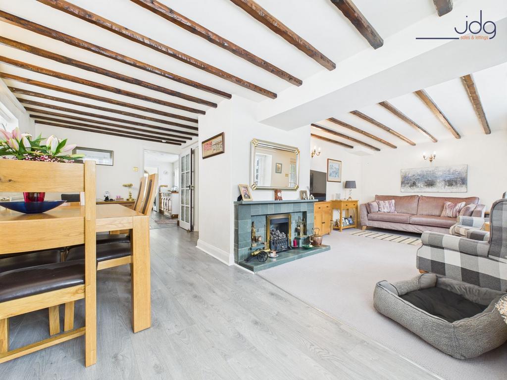 Lounge & Dining Rooms