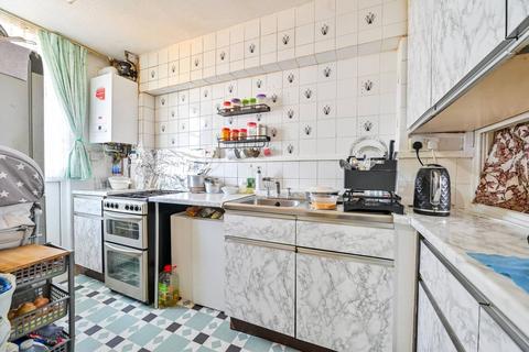 2 bedroom flat for sale, Deverell Street, Borough, London, SE1