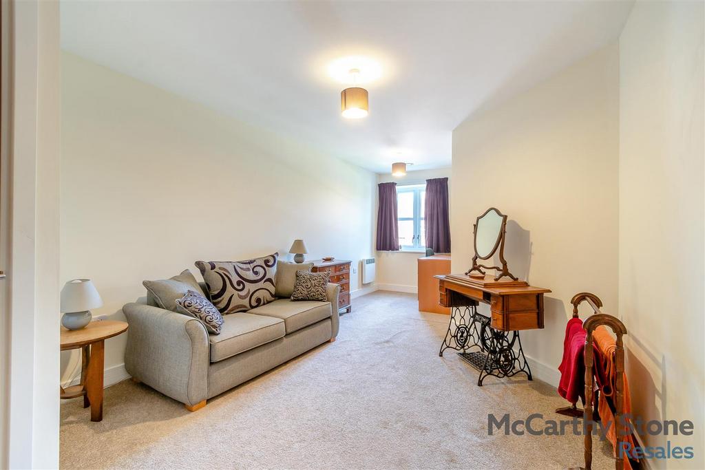 8658862-interior01.jpg
