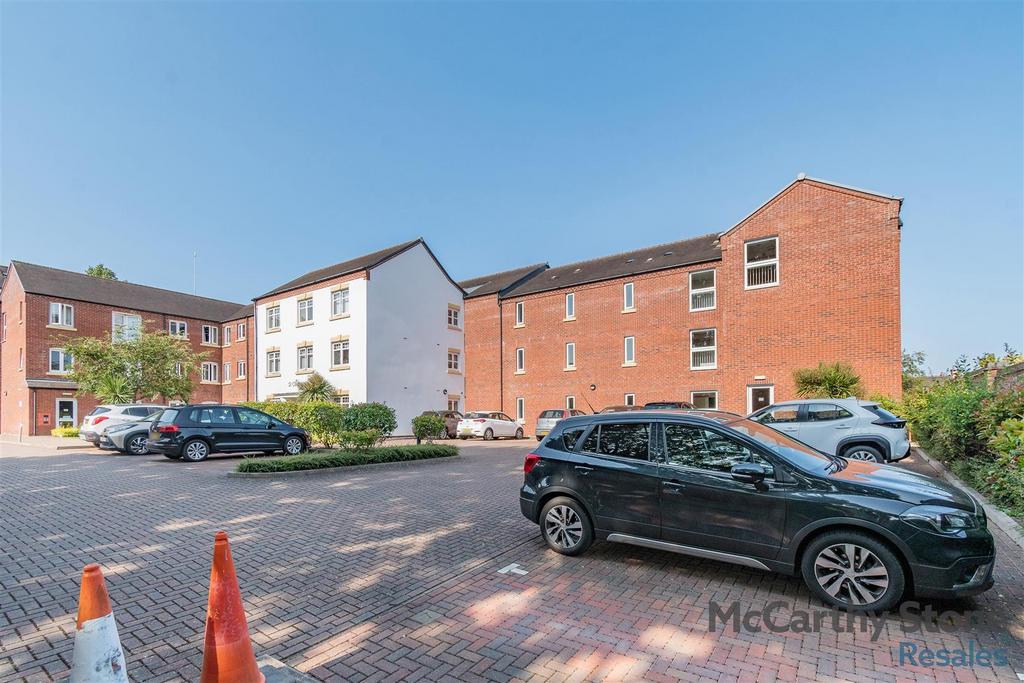 8658862-exterior12.jpg