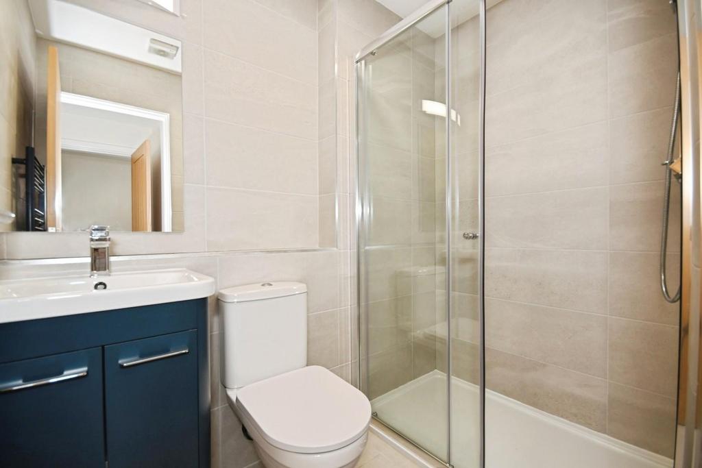 EN SUITE.jpg