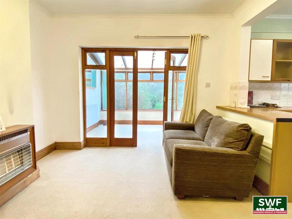 Sitting room3.jpg