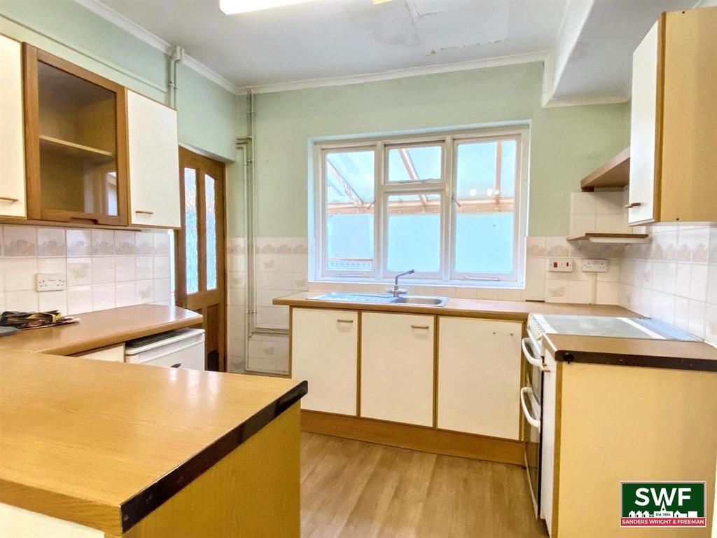 Kitchen1.jpg