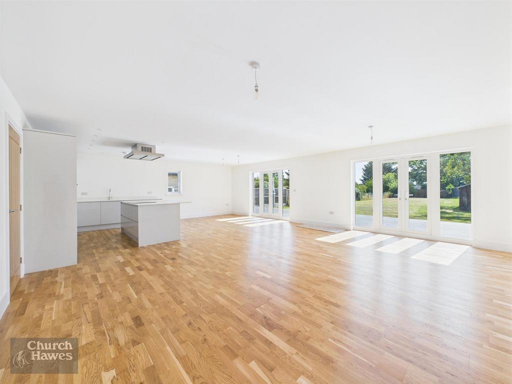 CAM04964 G0-PR0184-STILL018.jpg