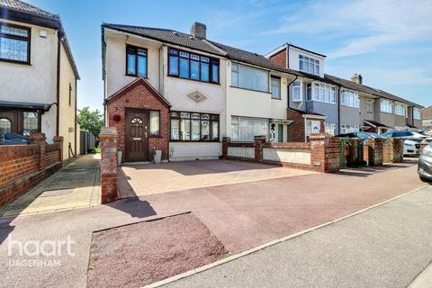 Auriel Avenue, Dagenham