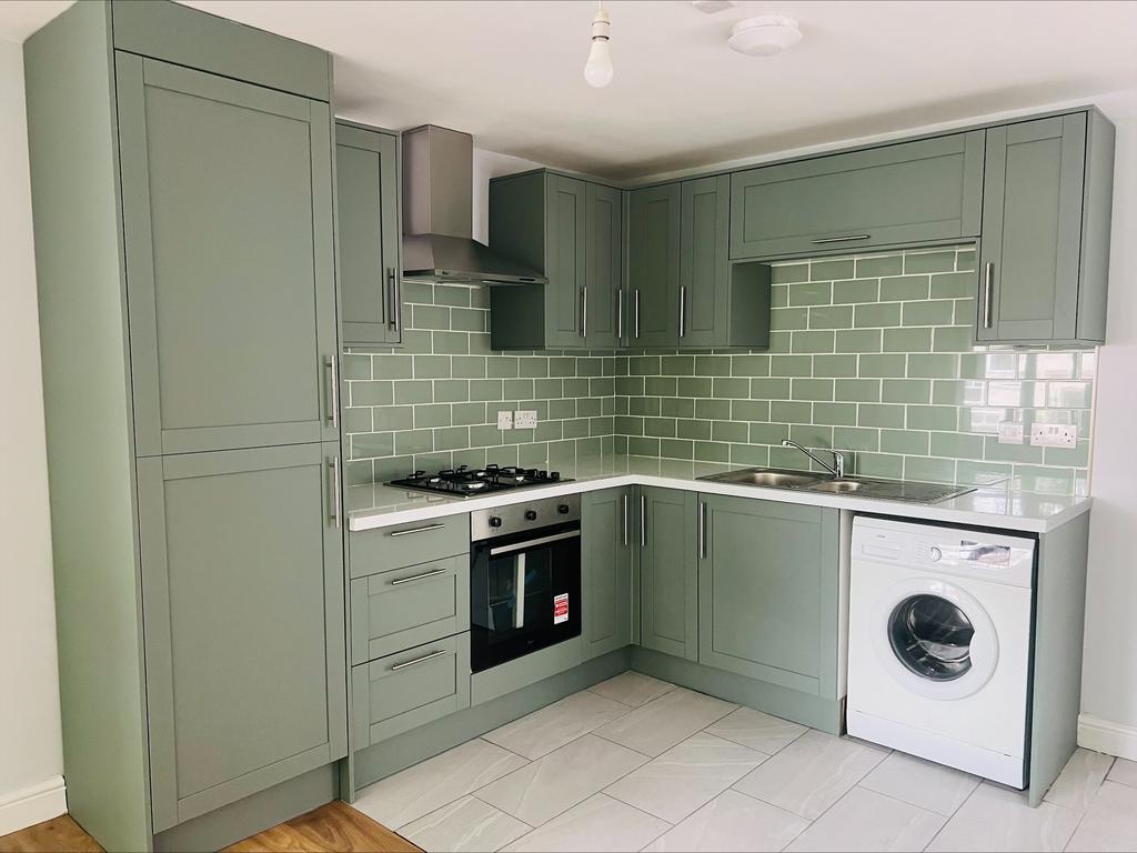 Kitchen 2 .jpeg